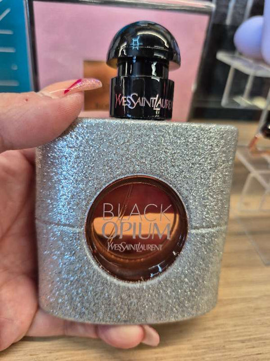 Black Opium ilmvatn