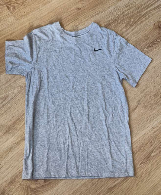 Stuttermabolur, Nike grár
