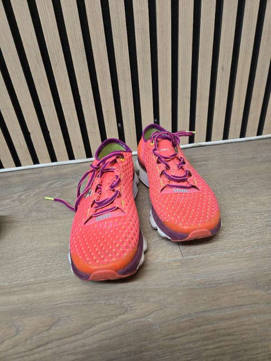 UnderArmor skór bleikir