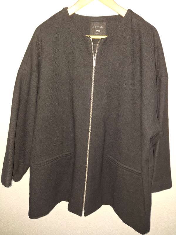 Víður jakki svartur M-L