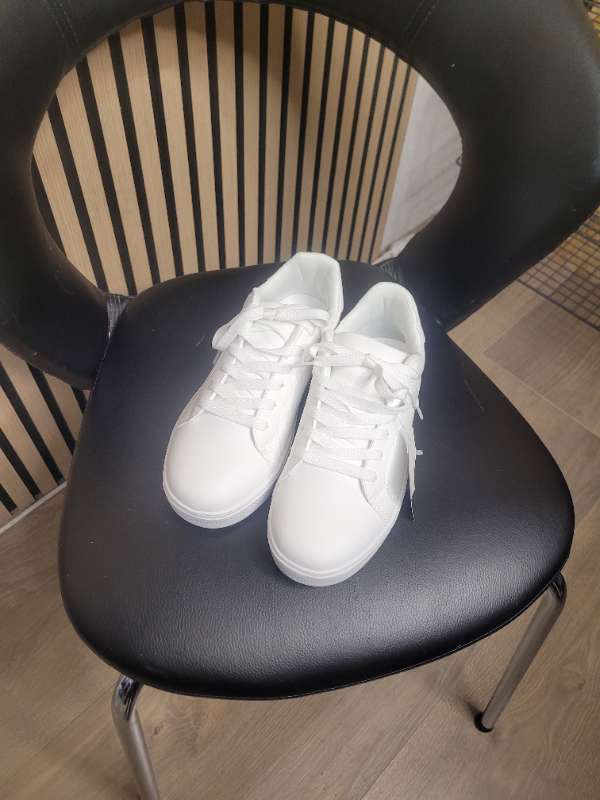 Strigaskór Hvítir NÝTT St37/38