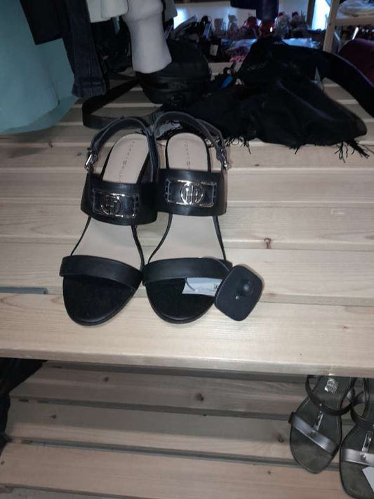 Skór, opinn, með hæl, svartir