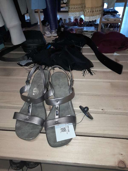 Skór, opnir, með hæl, silfurl