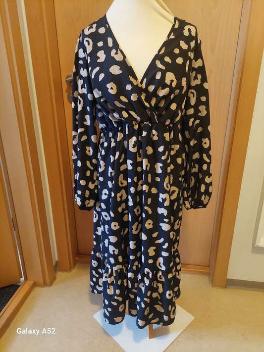 Kjóll svartur m/drapp