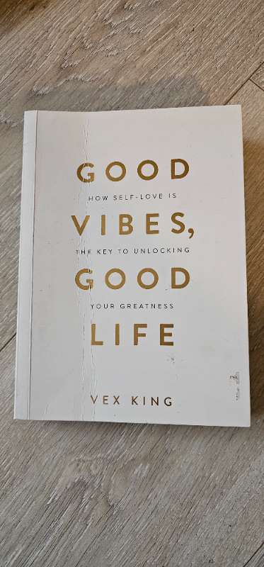 Bók Good vibes only