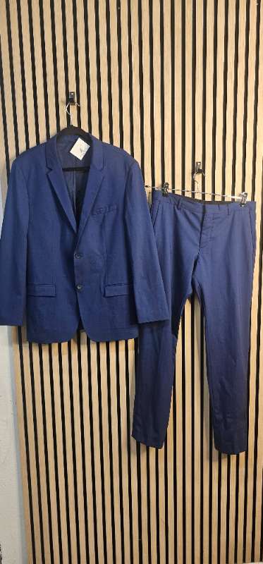 Calvin Klein jakkaföt 46