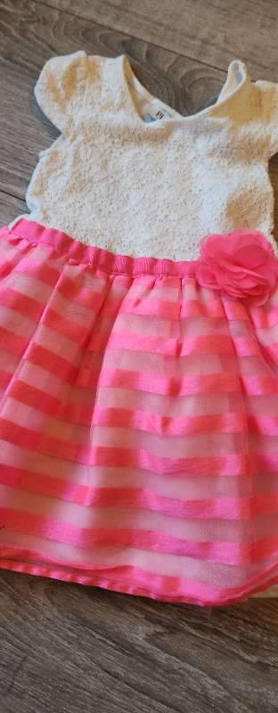 Kjóll hvítur og bleikur