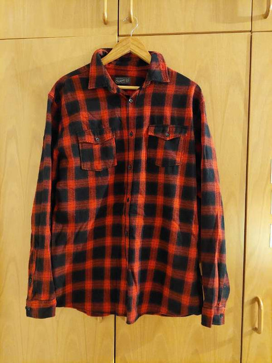 Rauðköflótt skyrta