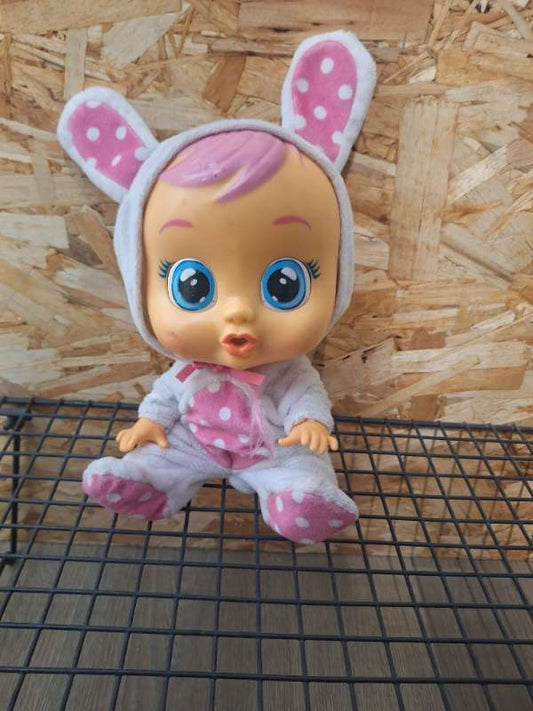 CRYBABY dúkka