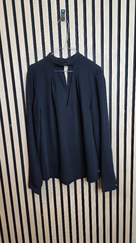 Guess shirt