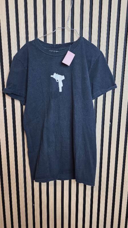 Gun tshirt