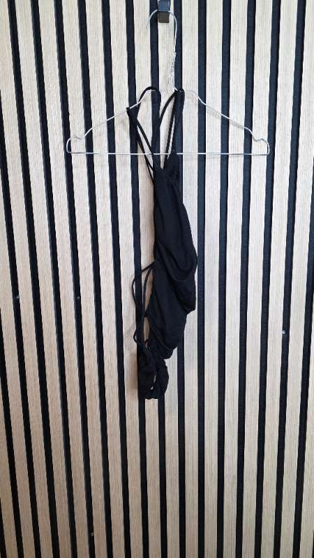 Backless top