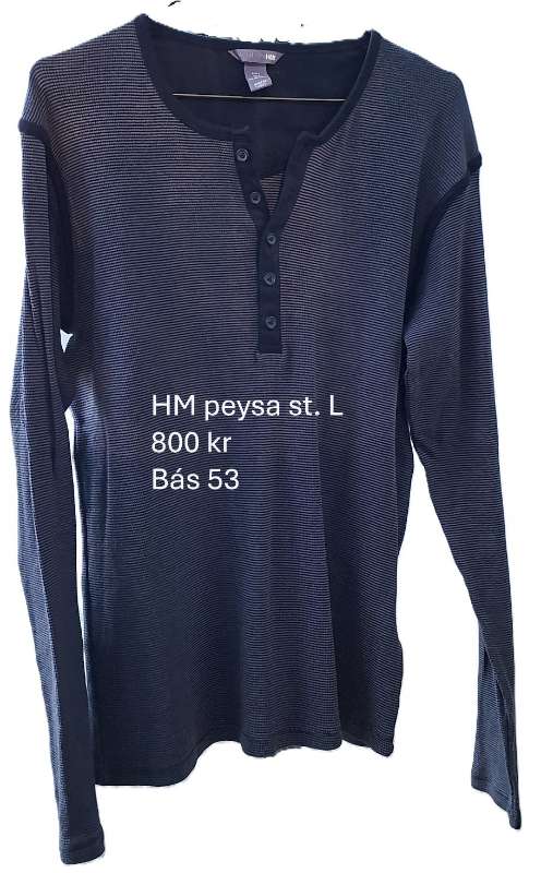 HM peysa svört/grá röndótt með tölum