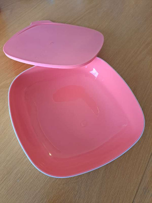 Tupperware skál með loki