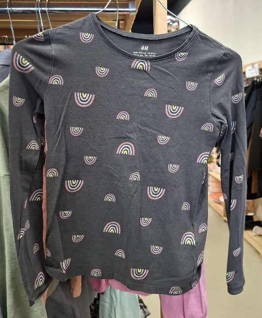 HM peysa grá með regnbogum
