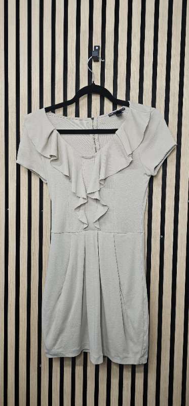 Beige kjoll