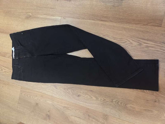 E Levi'sbuxur svartar
