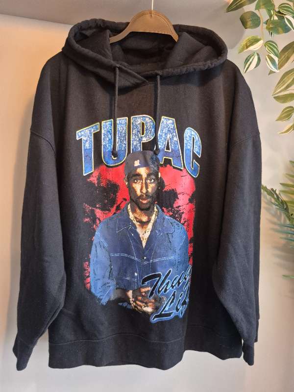 Tupac hettupeysa