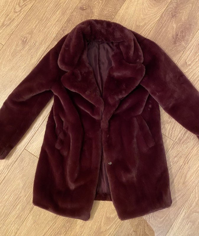 Burgundy Pels