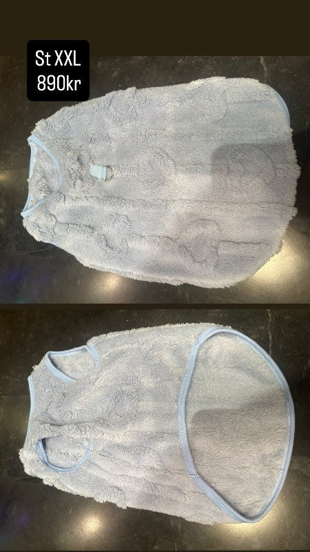 Blá peysa með krók XXL