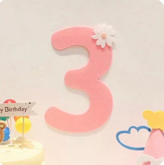 Daisy Felt Number 3