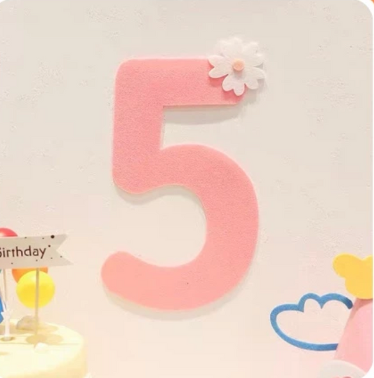 Daisy Felt Number 5
