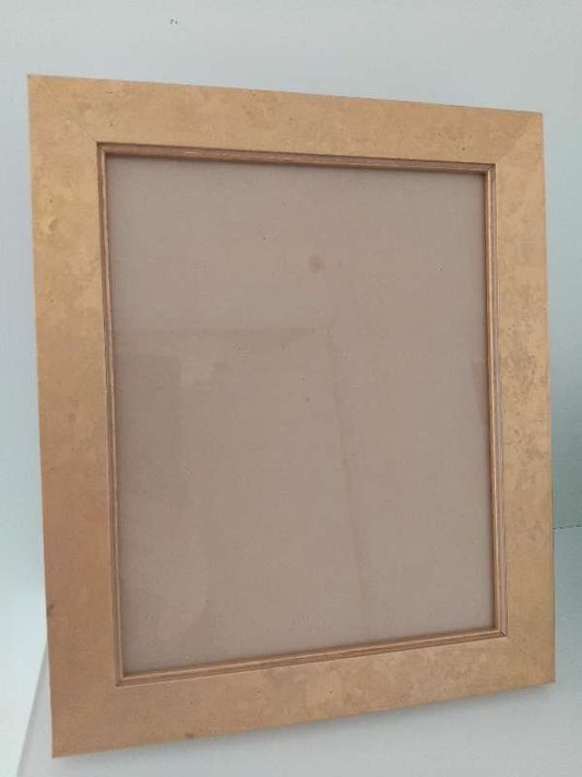 Gylltur rammi. PPG4120