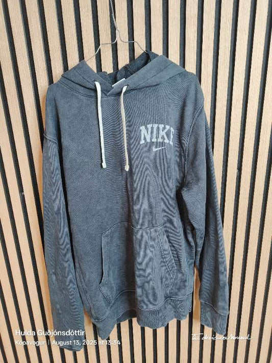 Nike hettupeysa