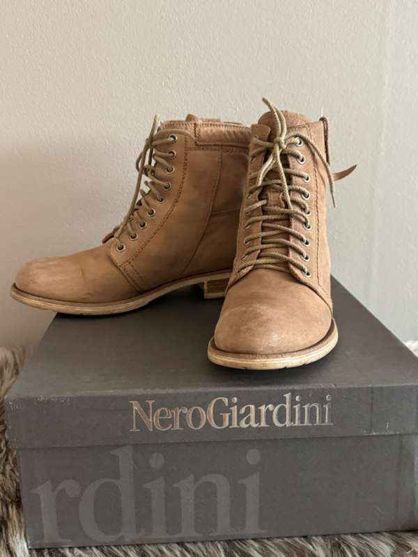 NeroGiardini(Beige)