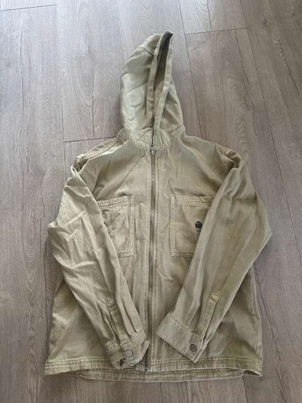 Zara jakki með hettu