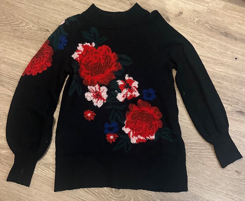 Ginatricot prjónapeysa með blómum