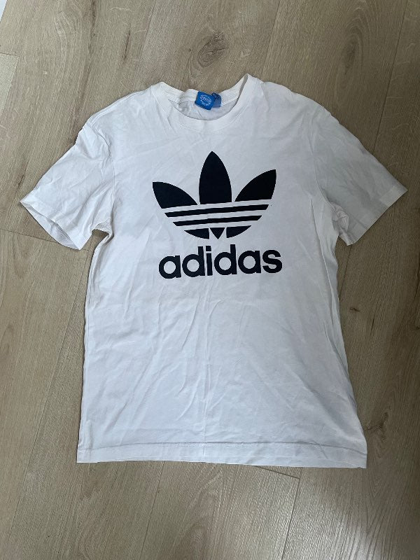 Adidasbolurn