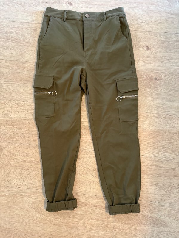 Grænar cargo buxur