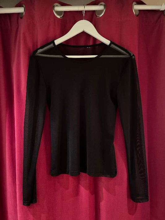 Svartur gegnsær skyrta