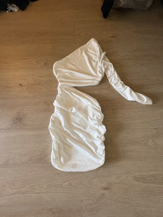 Hvítur kjóll með op
