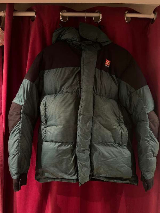 66 North Tindur dúnúlpu