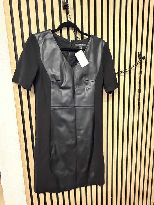 Stuttur svartur kjóll