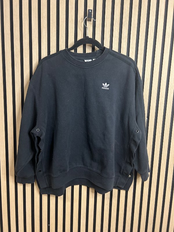 Adidas peysa svört