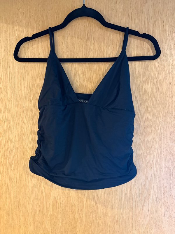Fashion Nova toppur