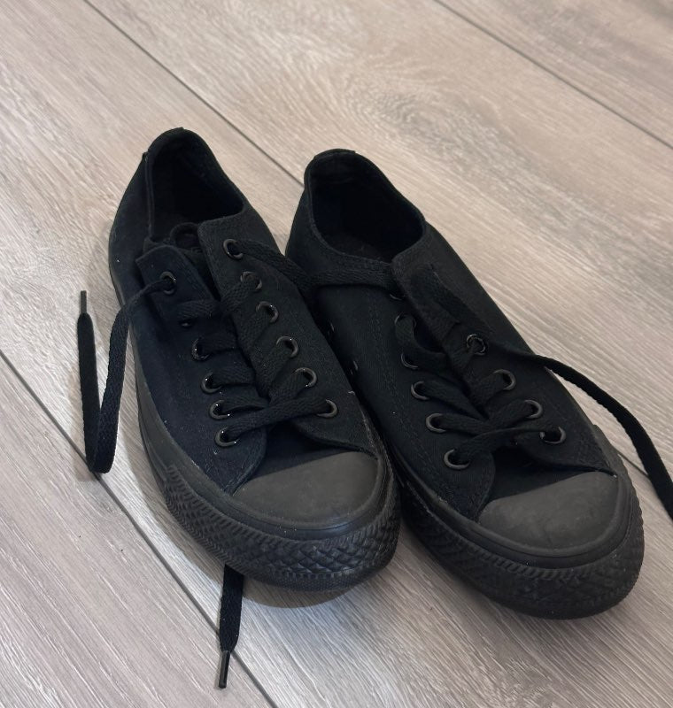 Svartir Converse Skór