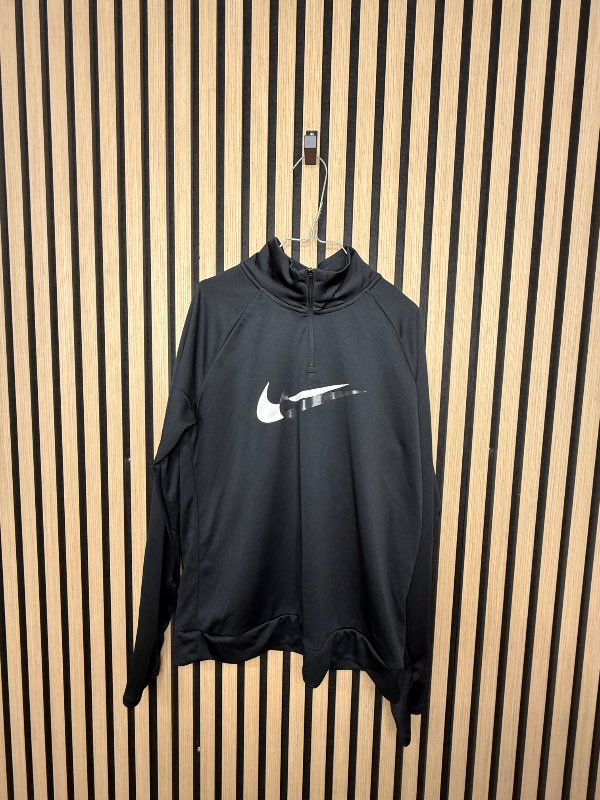 Nike peysa