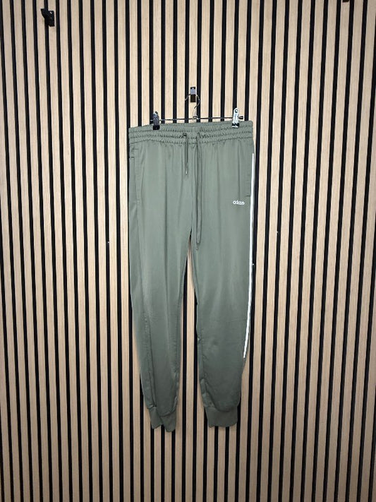 Adidas buxur grænar