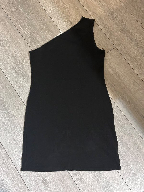 Weekday, Off Shoulder Kjóll SV