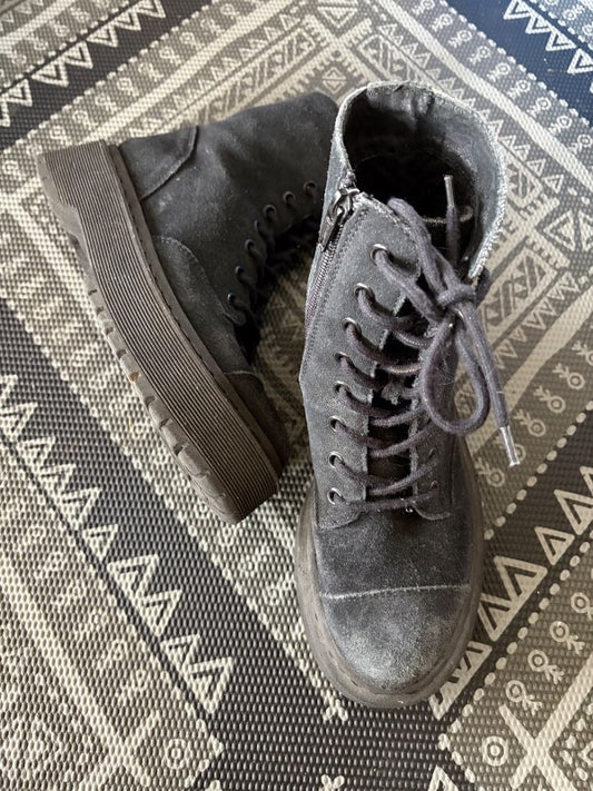 Rúskinn boots