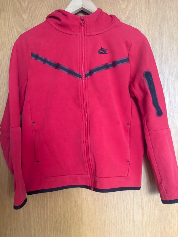 Nike Tech hettupeysa