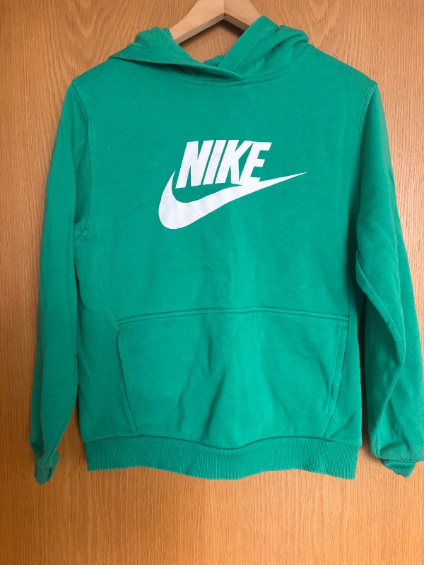 Nike Hettupeysa