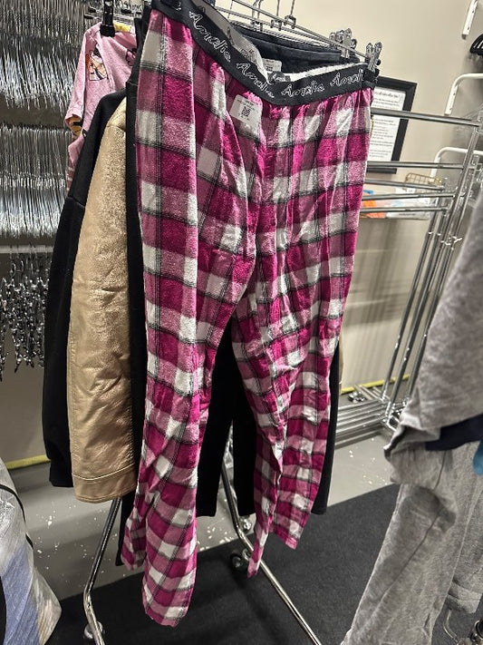Köflóttar náttbuxur XL