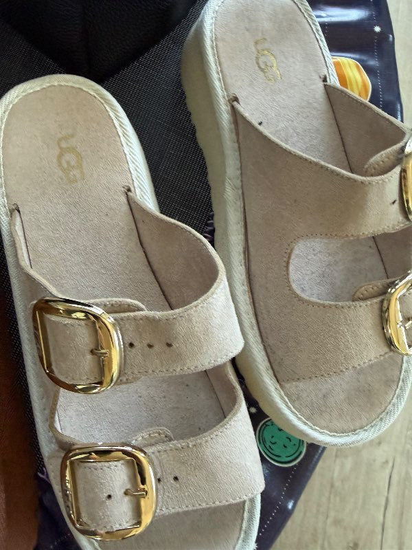 Beige Uggs