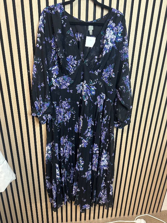 Svartur Kjóll m/munstri