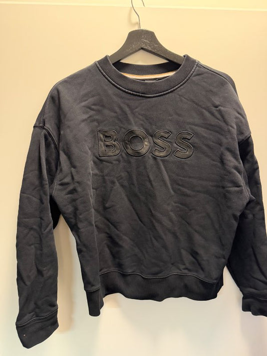 Svört boss peysa
